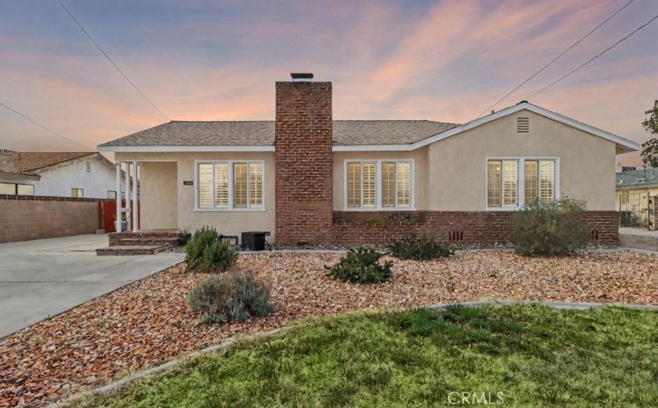 1202 W Lancaster Boulevard