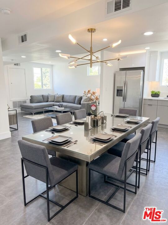 1729 W 36th Place