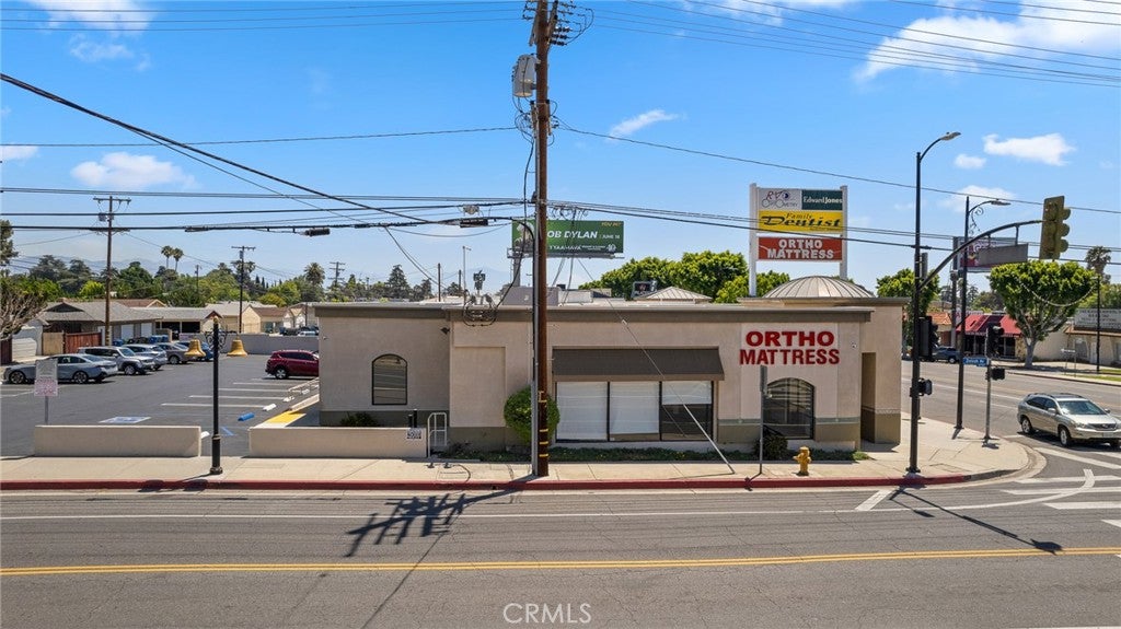 17851 Chatsworth