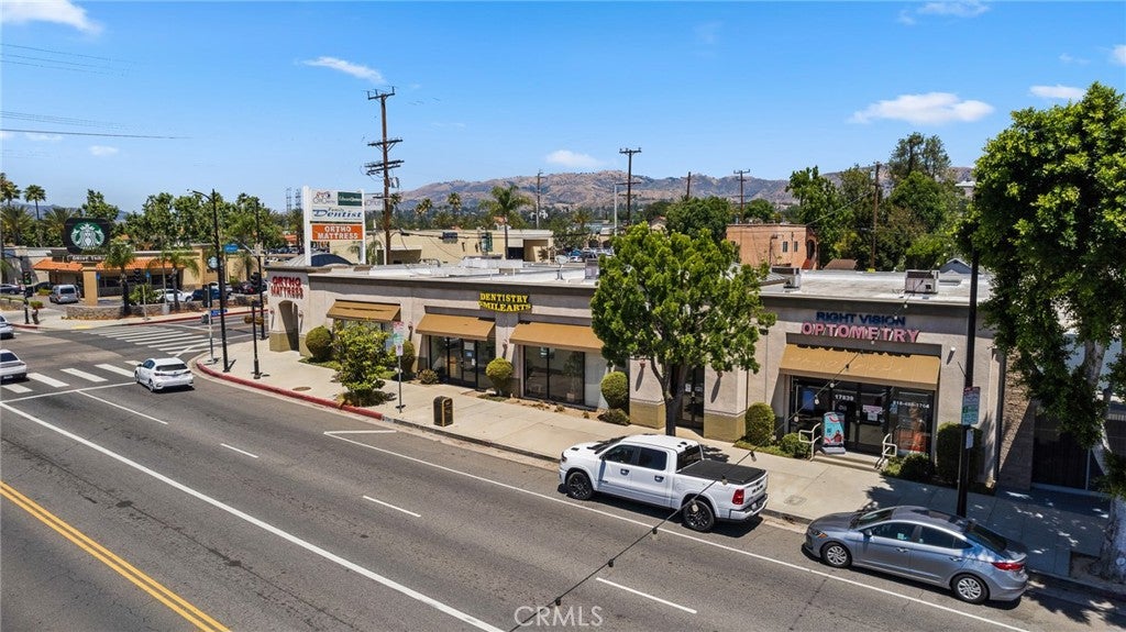 17851 Chatsworth