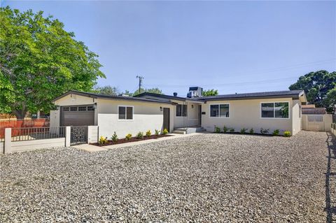 Photo of 714 W Avenue H9, Lancaster, CA 93534 (MLS # DW26093436)