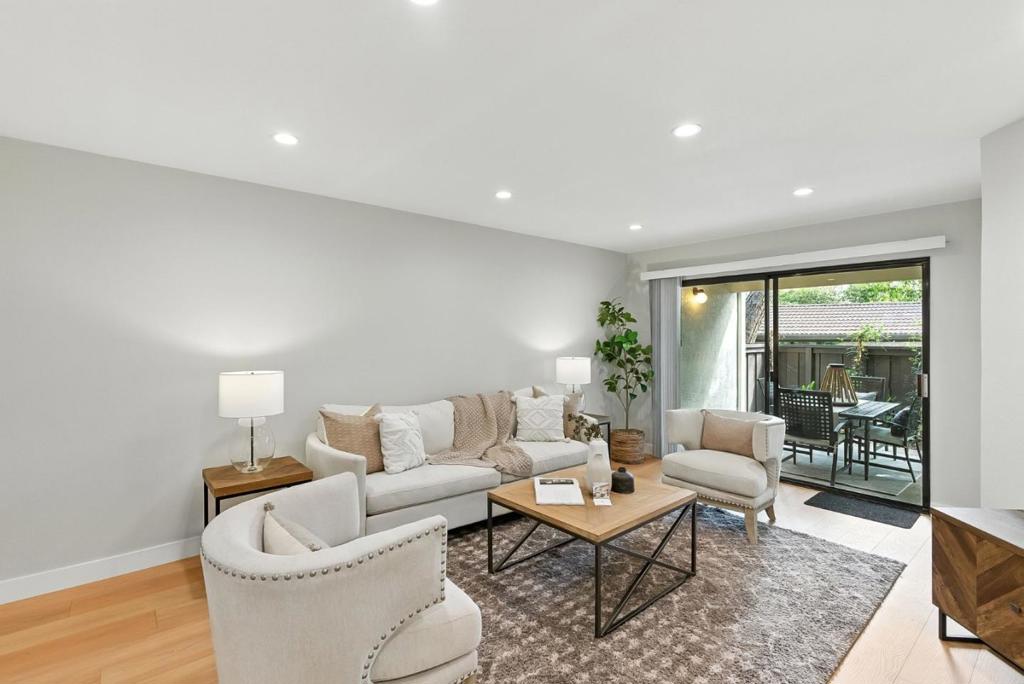 999 W Evelyn Terrace 29