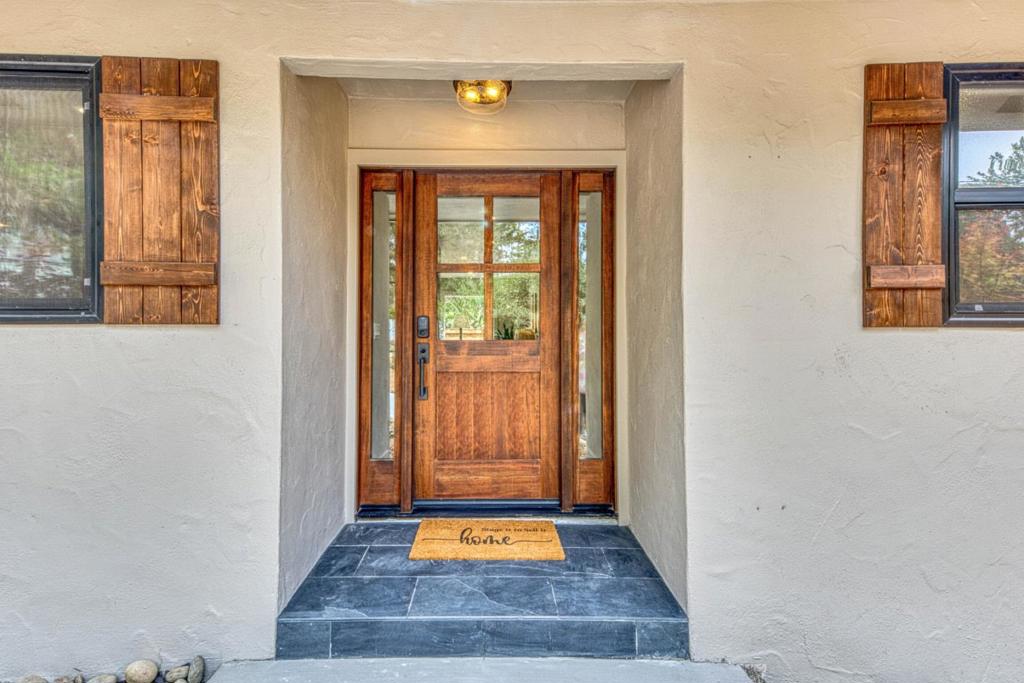 2921 Madrone Lane