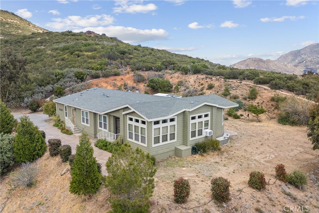 47112 Woodcliff Drive