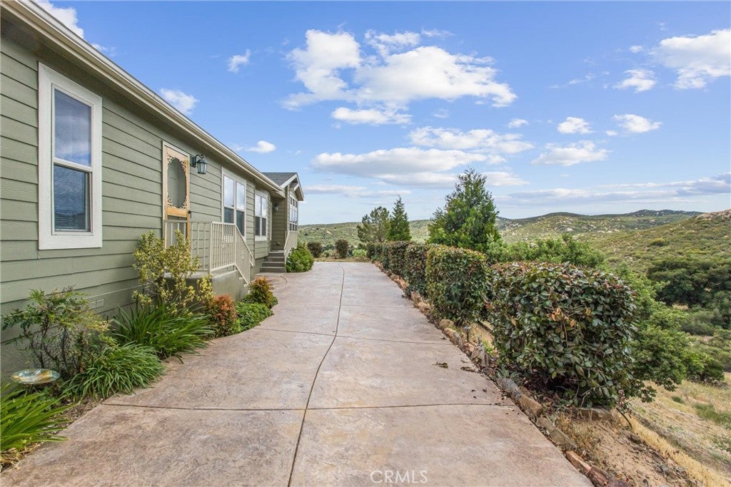 47112 Woodcliff Drive