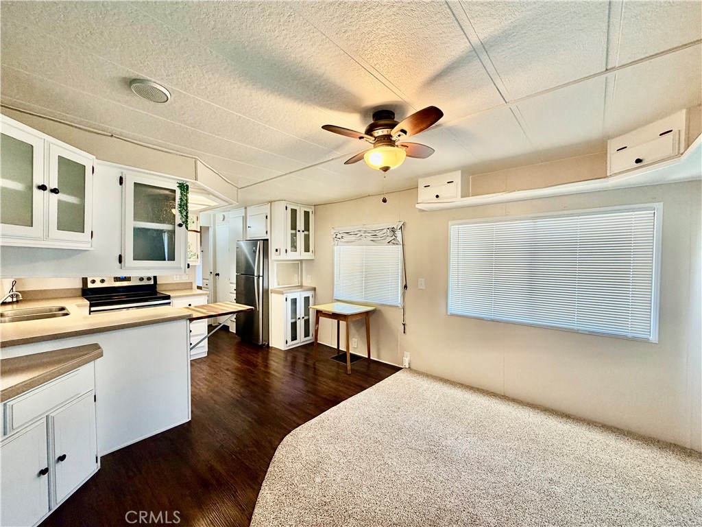 948 Acorn Drive