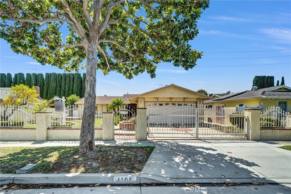 Cozy 4-Bedroom Home in a Cul-de-Sac.
Perfect for first-time buyers! This fully gated 4-bedroom, 2-bath home sits in a quiet cul-de-sac and offers great privacy and charm. The beautifully landscaped and hardscaped front yard adds great curb appeal. Inside, you’ll find laminate and tile flooring, a beautiful kitchen with oak cabinets and stainless-steel appliances. Central A/C, mirror closet doors, and a two-car attached garage with direct access complete the package.
A must-see home in a peaceful and sought after neighborhood!