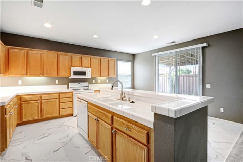 Tiny photo for 1041 Paintbrush TRL, Hemet, CA 92545 (MLS # SW26199401)