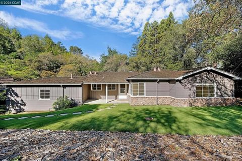 Photo of 553 553 Miner Rd Rd, Orinda, CA 94563 (MLS # 41126549)