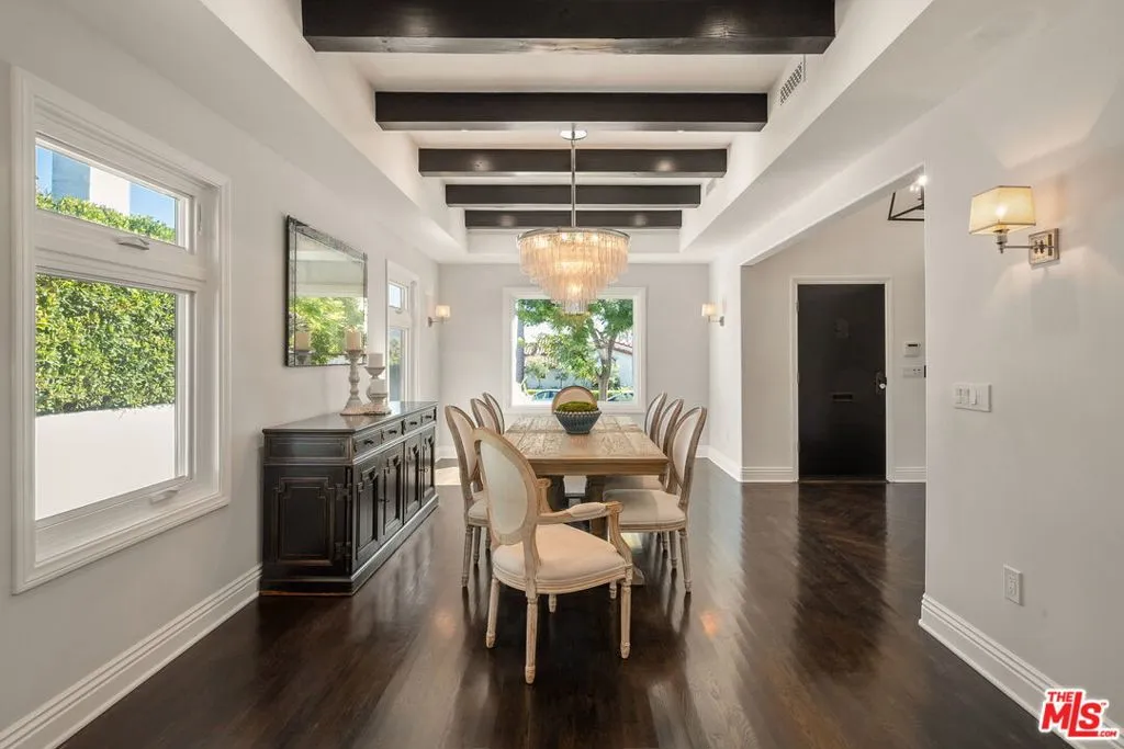 Los Angeles, California 90024, United States, 3 Bedrooms Bedrooms, ,3 BathroomsBathrooms,Residential,Active,241573