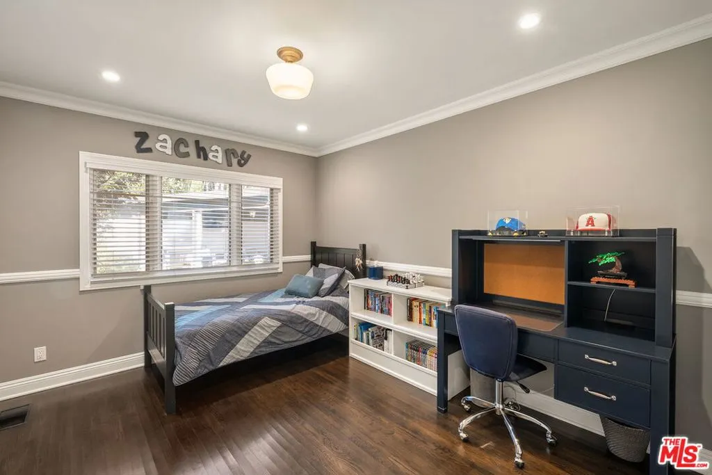 Los Angeles, California 90024, United States, 3 Bedrooms Bedrooms, ,3 BathroomsBathrooms,Residential,Active,241573