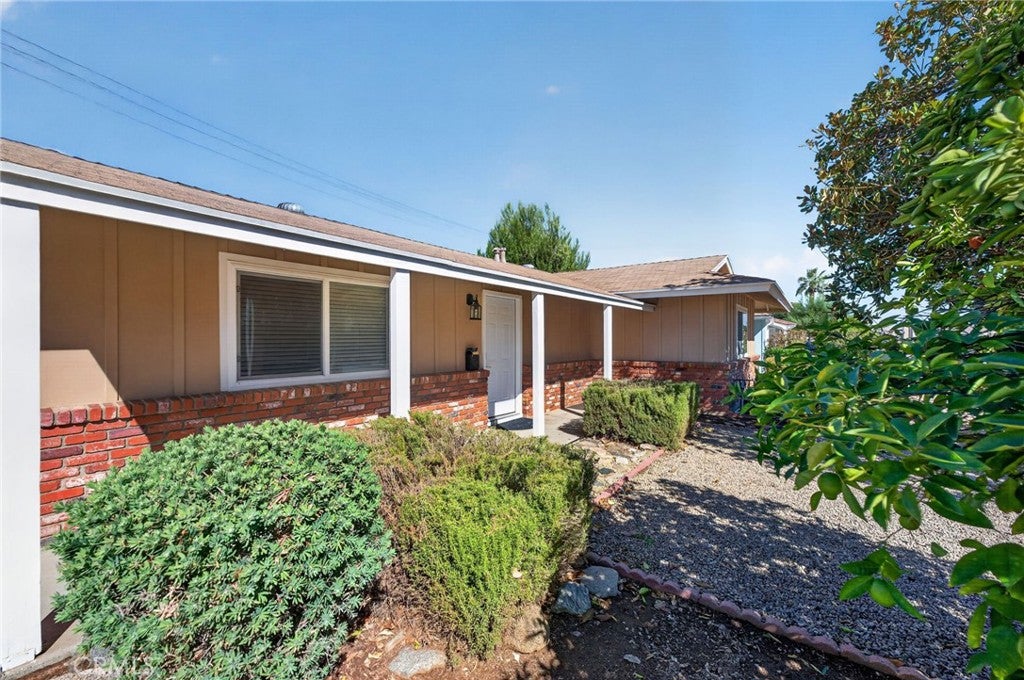 25890 Ridgemoor