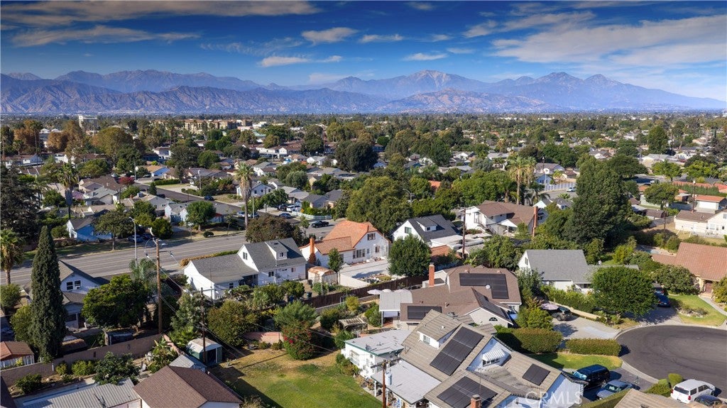 820 E Cameron Avenue