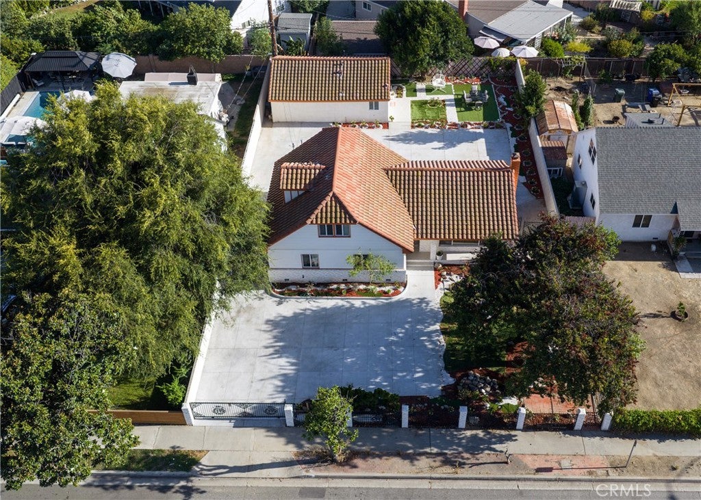 820 E Cameron Avenue