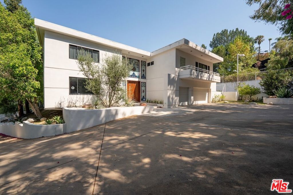15656 Crownridge Place