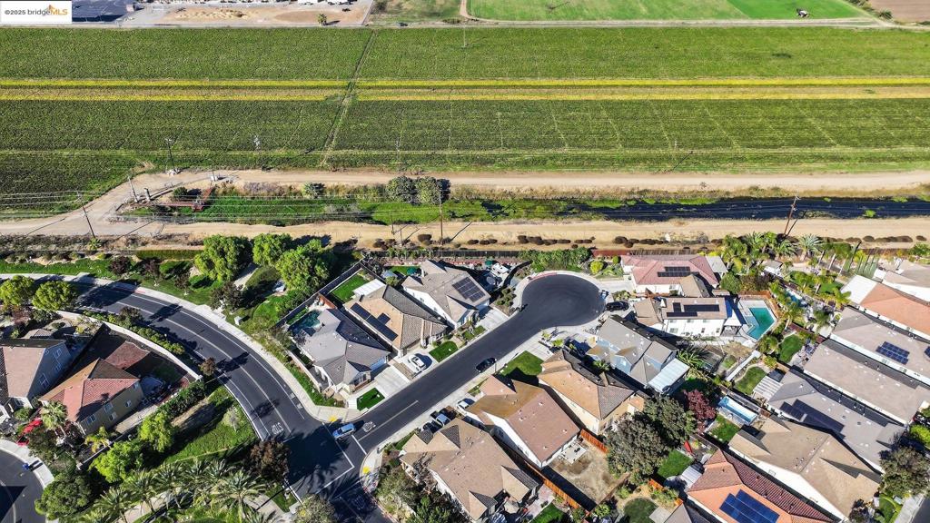 THE LAKES - Residential