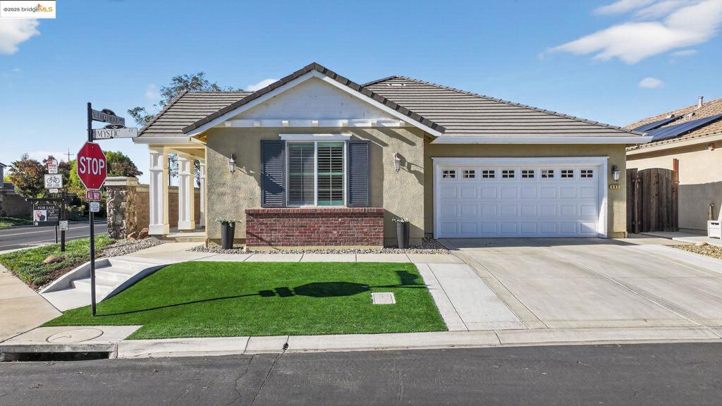 THE LAKES - Residential