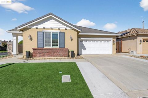 Photo of 605 Mystic Ct Ct, Discovery Bay, CA 94505 (MLS # 41115573) Photo of 605 Mystic Ct Ct, Discovery Bay, CA 94505 (MLS # 41115573)
