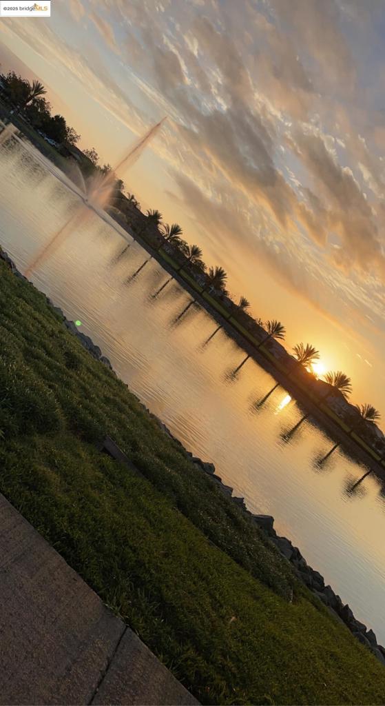 THE LAKES - Residential