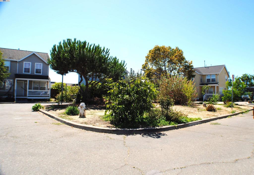 SOBRANTE PARK - Residential