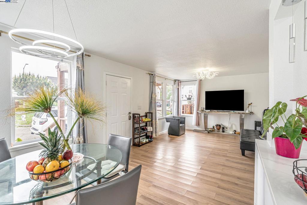 SOBRANTE PARK - Residential