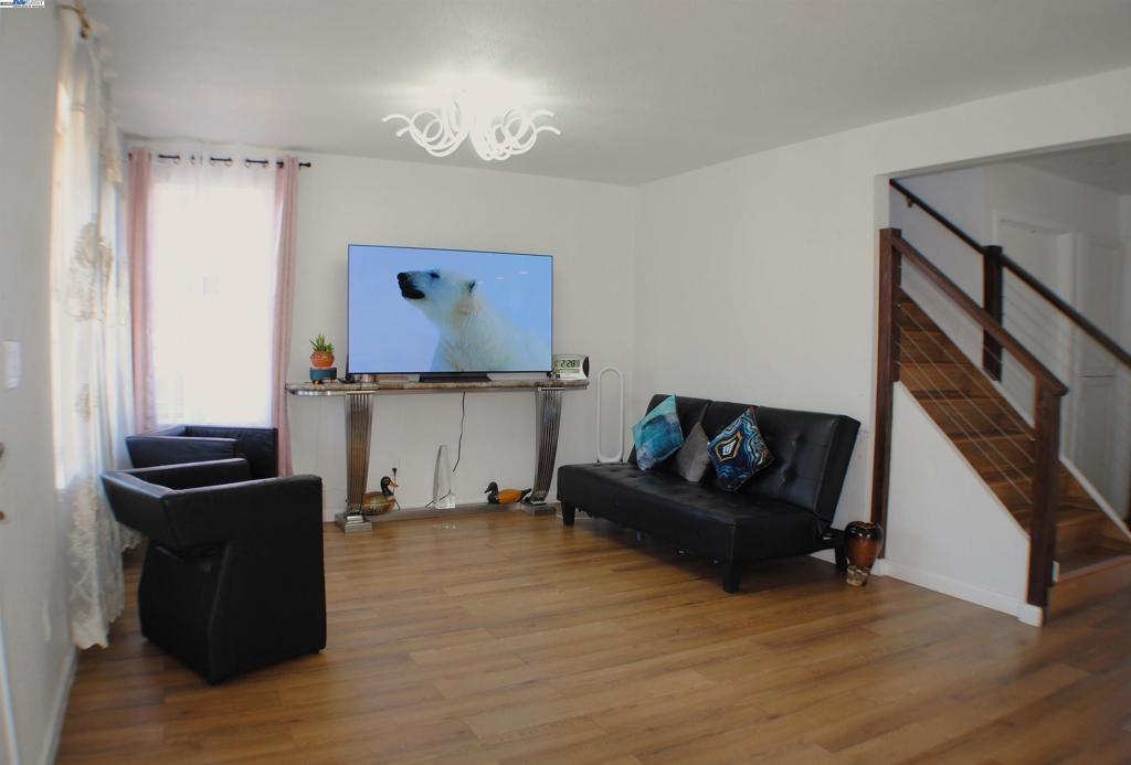 SOBRANTE PARK - Residential