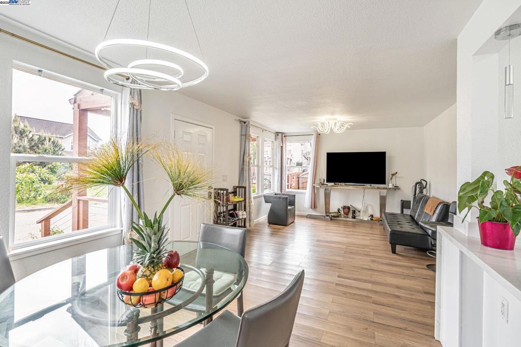 SOBRANTE PARK - Residential