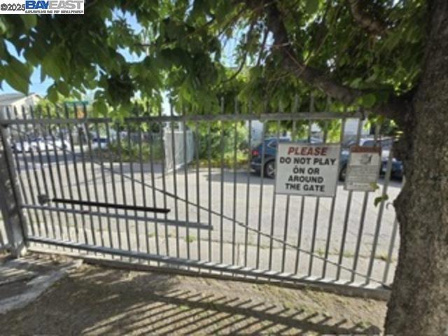 SOBRANTE PARK - Residential