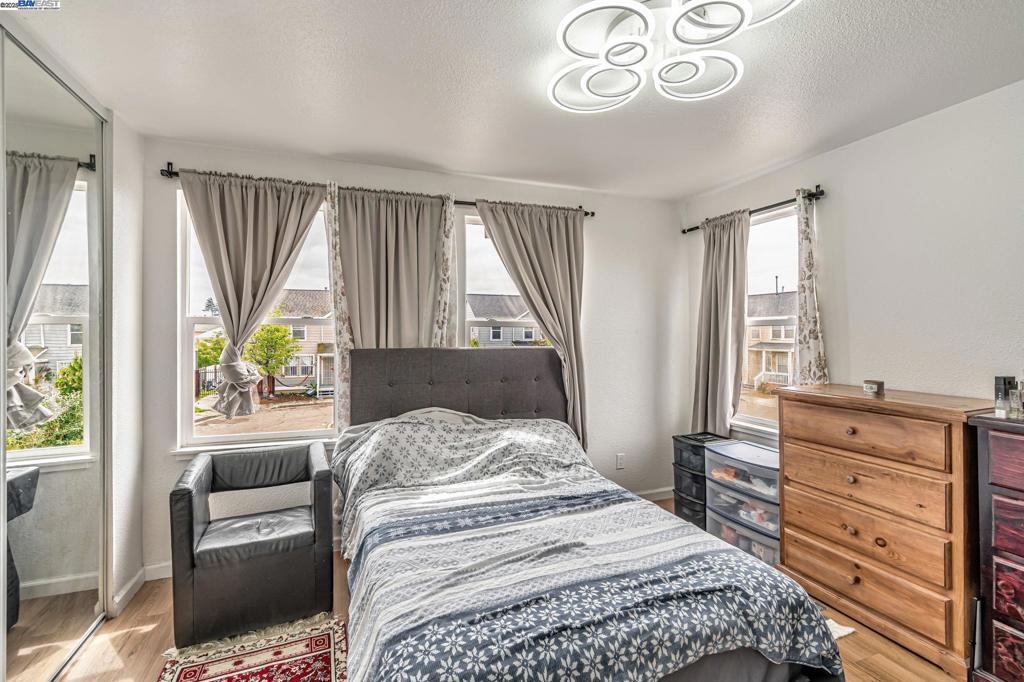 SOBRANTE PARK - Residential