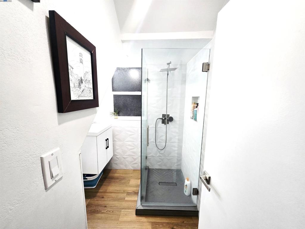 SOBRANTE PARK - Residential