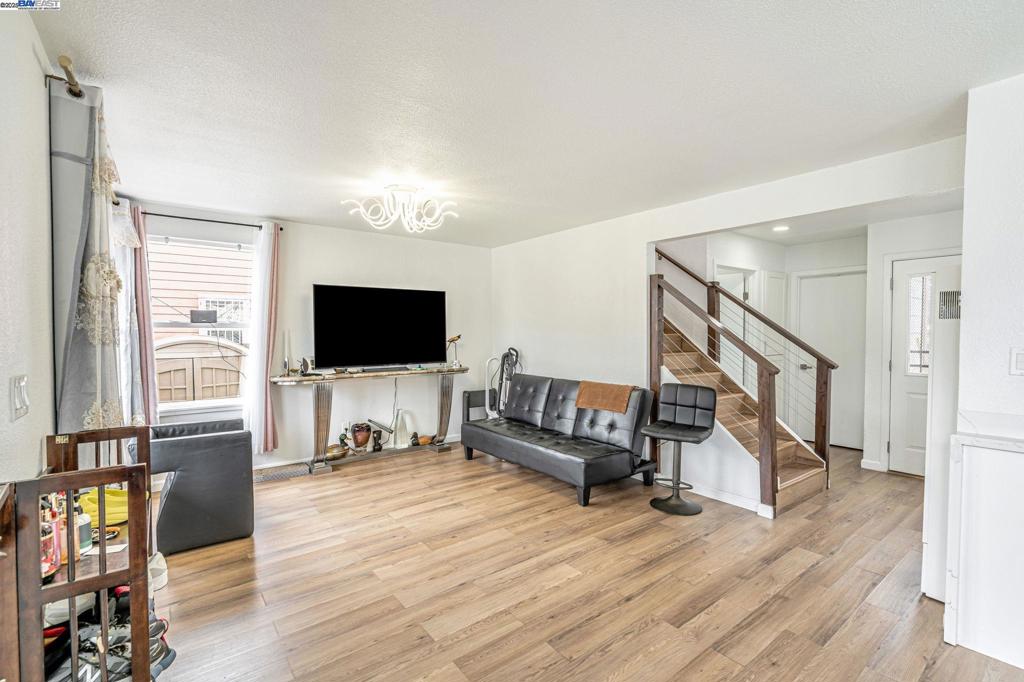 SOBRANTE PARK - Residential