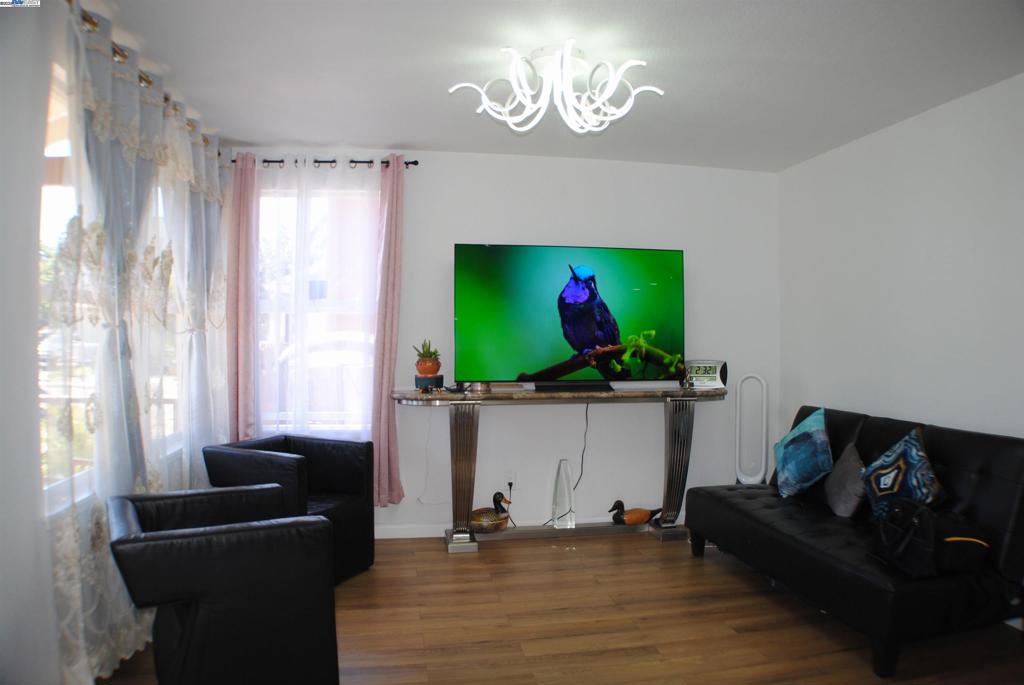 SOBRANTE PARK - Residential