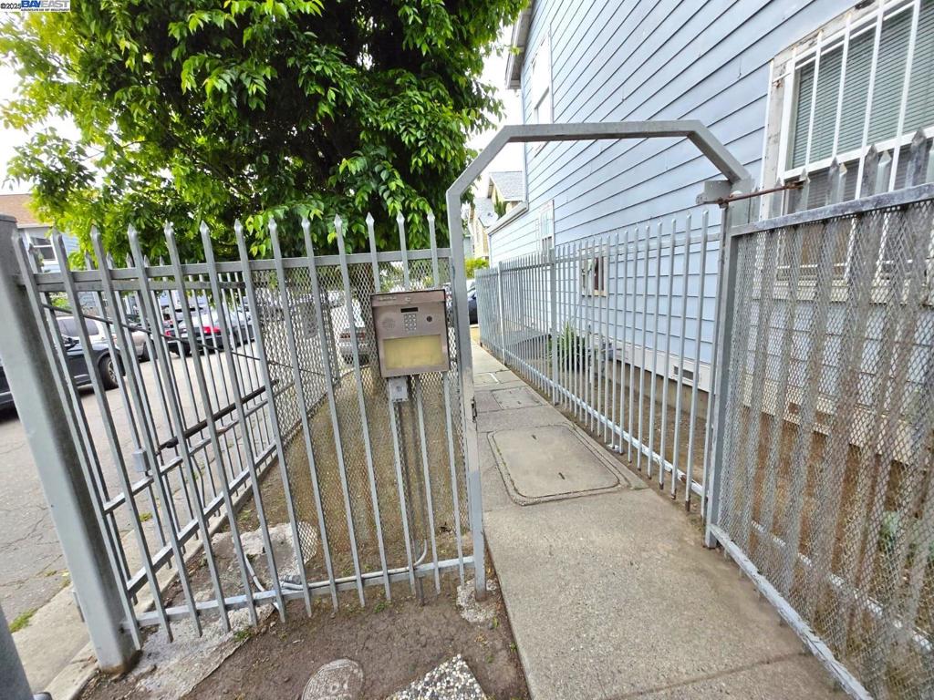 SOBRANTE PARK - Residential