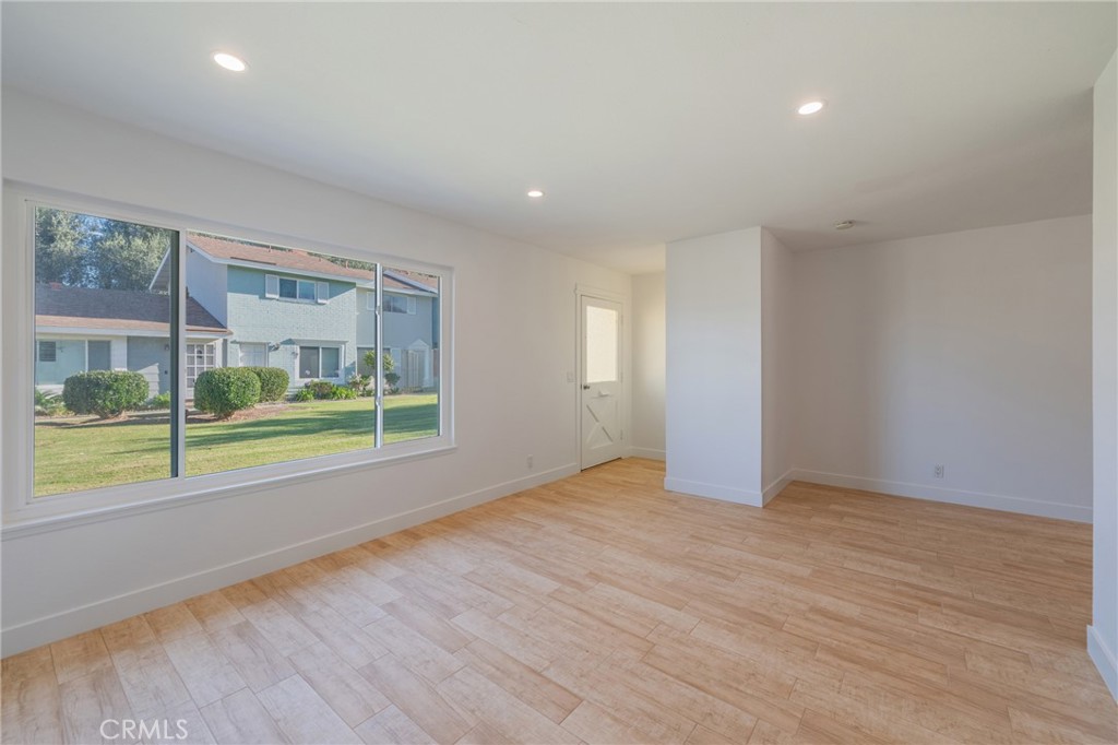 19760 Kingswood, Huntington Beach CA 92646 - Photo 8
