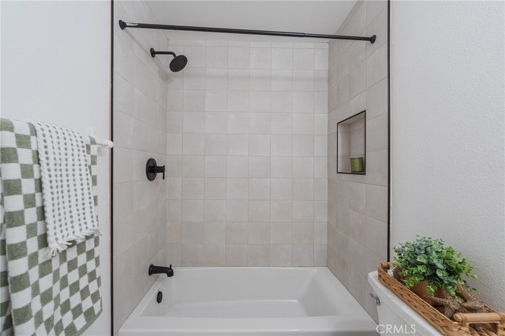 19760 Kingswood, Huntington Beach CA 92646 - Photo 22