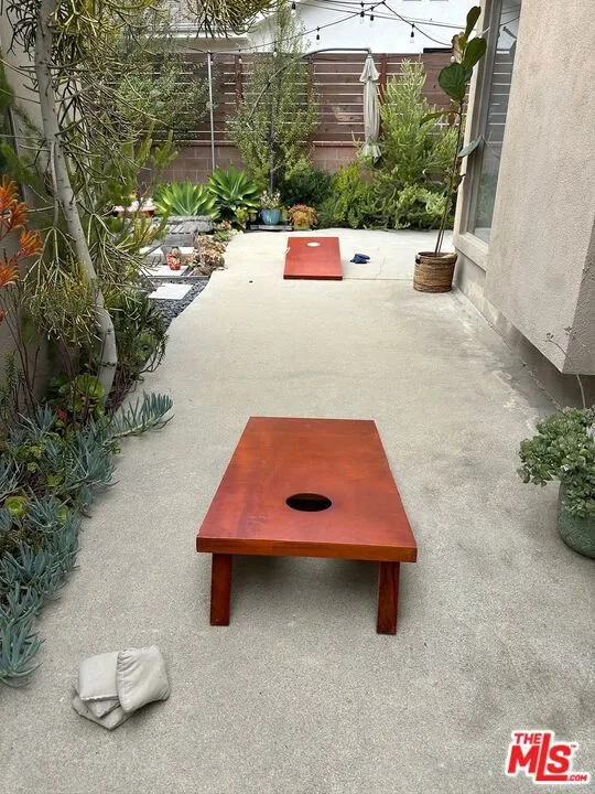 Los Angeles, California 90066, United States, 3 Bedrooms Bedrooms, ,2 BathroomsBathrooms,Residential,Active,196917