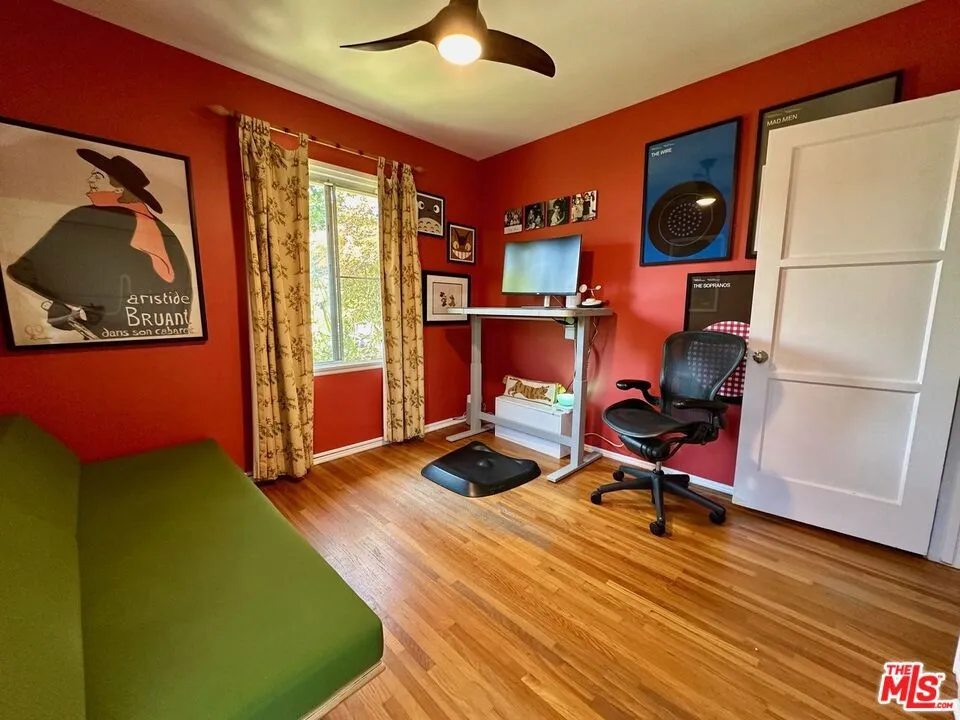 Los Angeles, California 90066, United States, 3 Bedrooms Bedrooms, ,2 BathroomsBathrooms,Residential,Active,196917