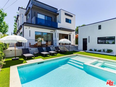Photo of 5929 Hesperia Avenue, Encino, CA 91316 (MLS # 26837707)