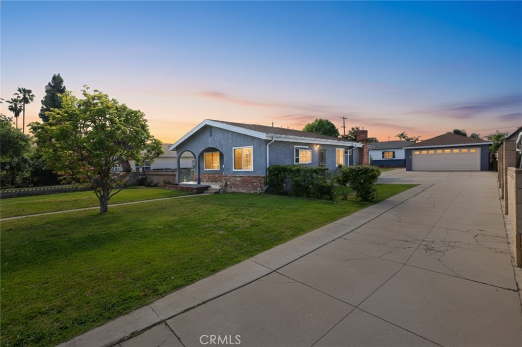 6117 & 6119 Loma Avenue