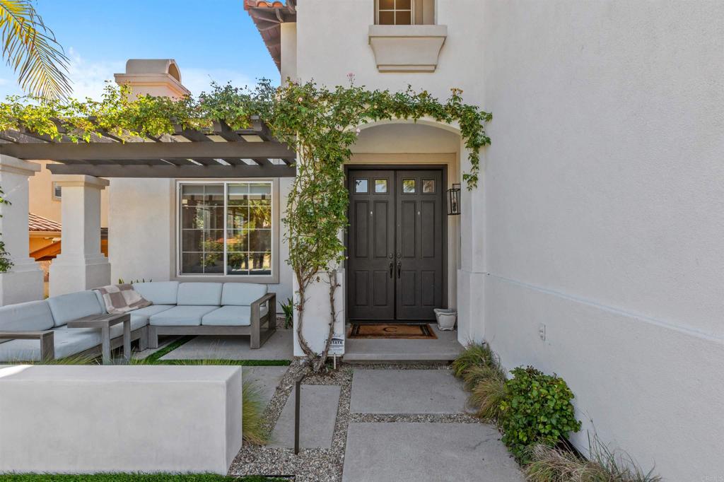 2199 Camino Robledo