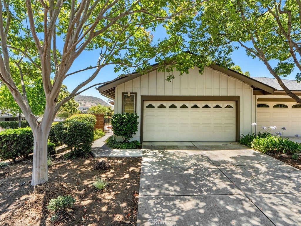 1210 Camino Del Lago