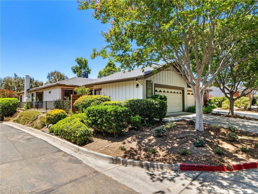 1210 Camino Del Lago