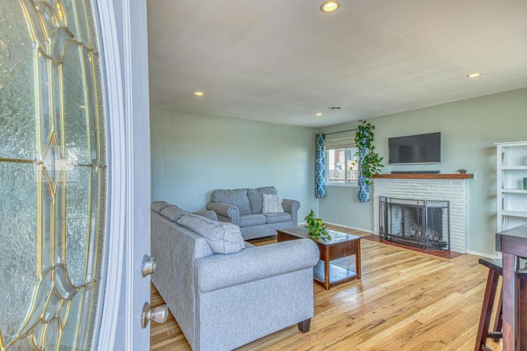 1204 Elm Avenue