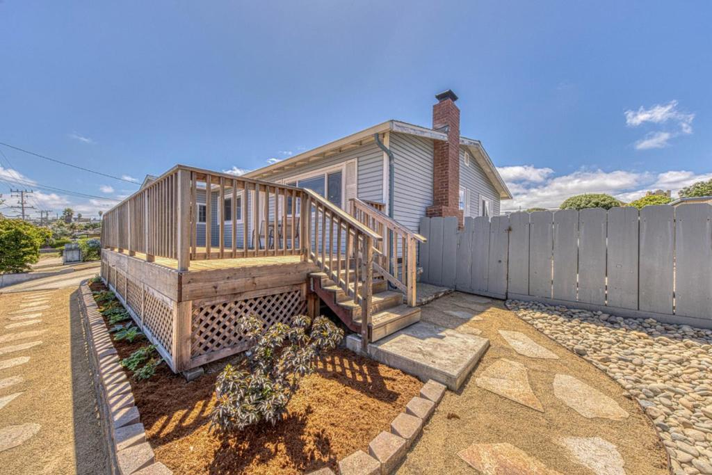 1204 Elm Avenue
