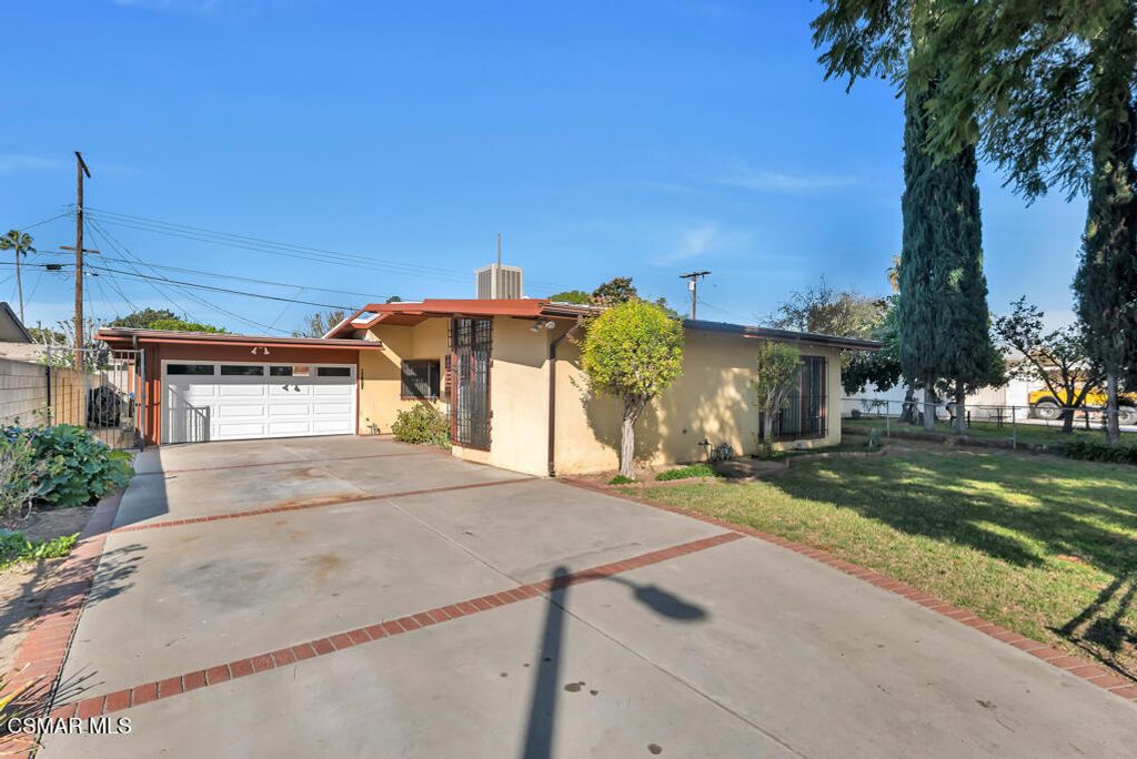 Photo of 17937 Keswick Street, Reseda, CA 91335 (MLS # 225005978)