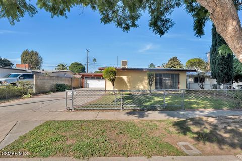 Photo of 17937 Keswick Street, Reseda, CA 91335 (MLS # 225005978)