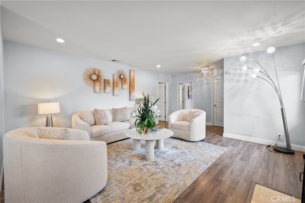 401 N La Breda Avenue