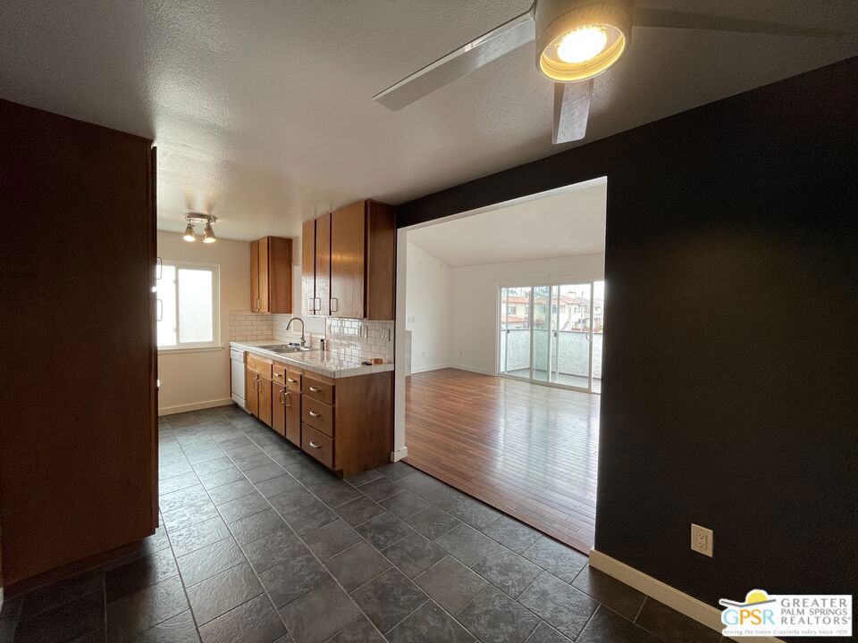 8081 Constantine Drive 4