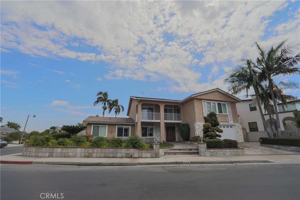 720 Pepper Tree LN
