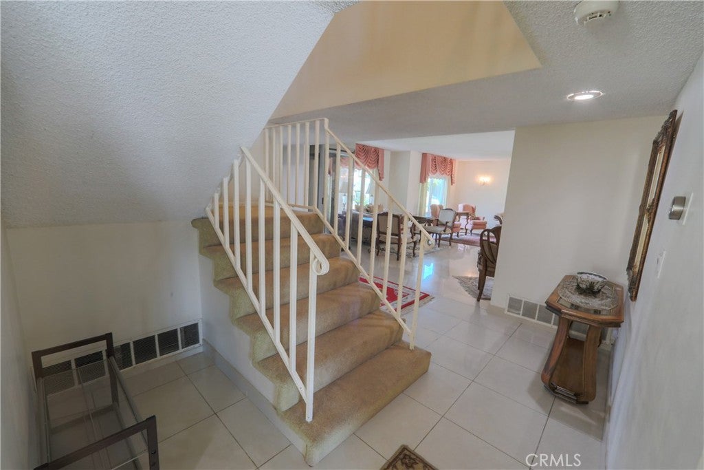 720 Pepper Tree